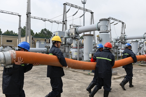 江蘇東?？h供電公司開展2021年變電站防汛應(yīng)急演練