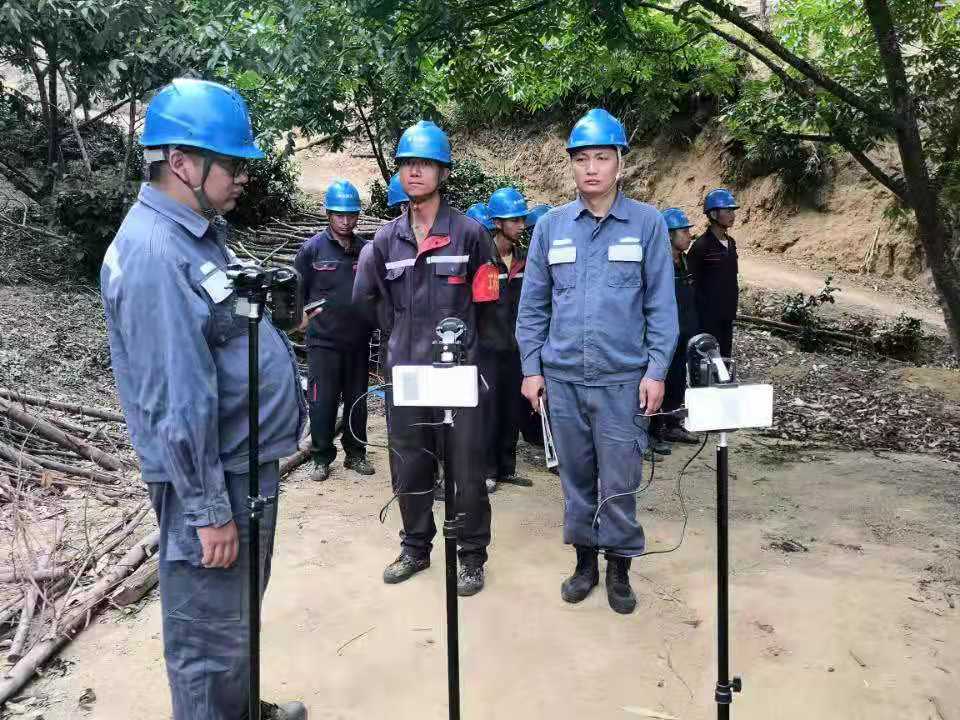 臨滄云縣供電局配電管理三所開(kāi)展隱患整改，切實(shí)保障用戶用電安全