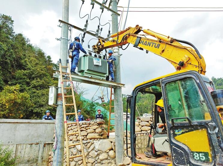 南方電網(wǎng)公司加強(qiáng)農(nóng)村電網(wǎng)建設(shè)，以充足電力激發(fā)鄉(xiāng)村活力