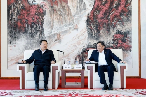 宋海良孫洪水與哈電集團董事長曹志安、總經(jīng)理吳偉章會談