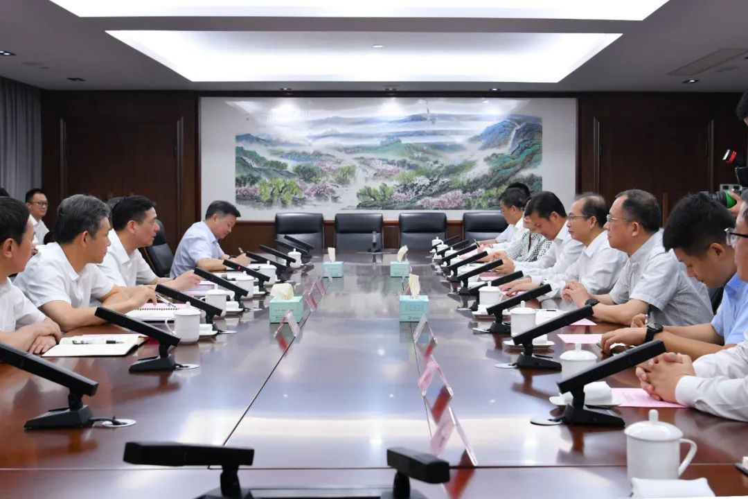 江毅拜會(huì)陳浩、南存輝并調(diào)研駐浙企業(yè)