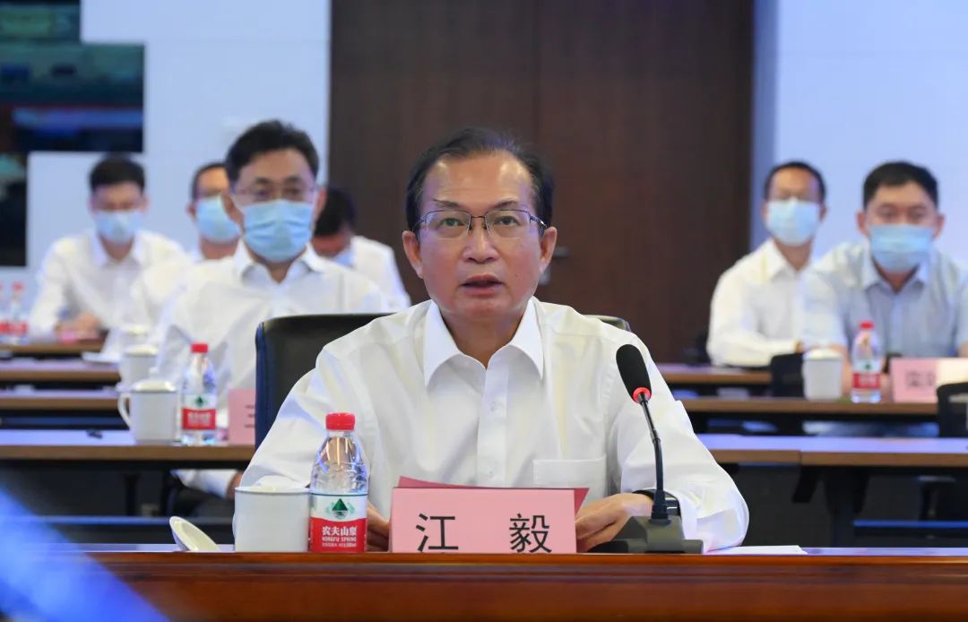 江毅出席“疆電入渝配套電源”“西氣東輸四線”重大項(xiàng)目開(kāi)工儀式并致辭