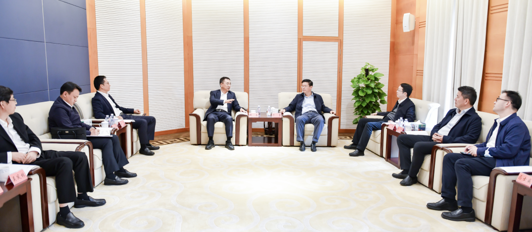 鄒磊會見上海市靜安區(qū)委書記于勇、區(qū)長王華