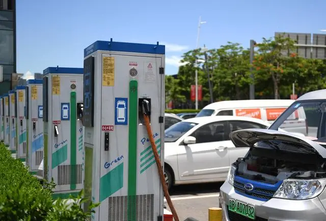 中國電動車企駛?cè)肴毡尽八{?！笔袌? width=