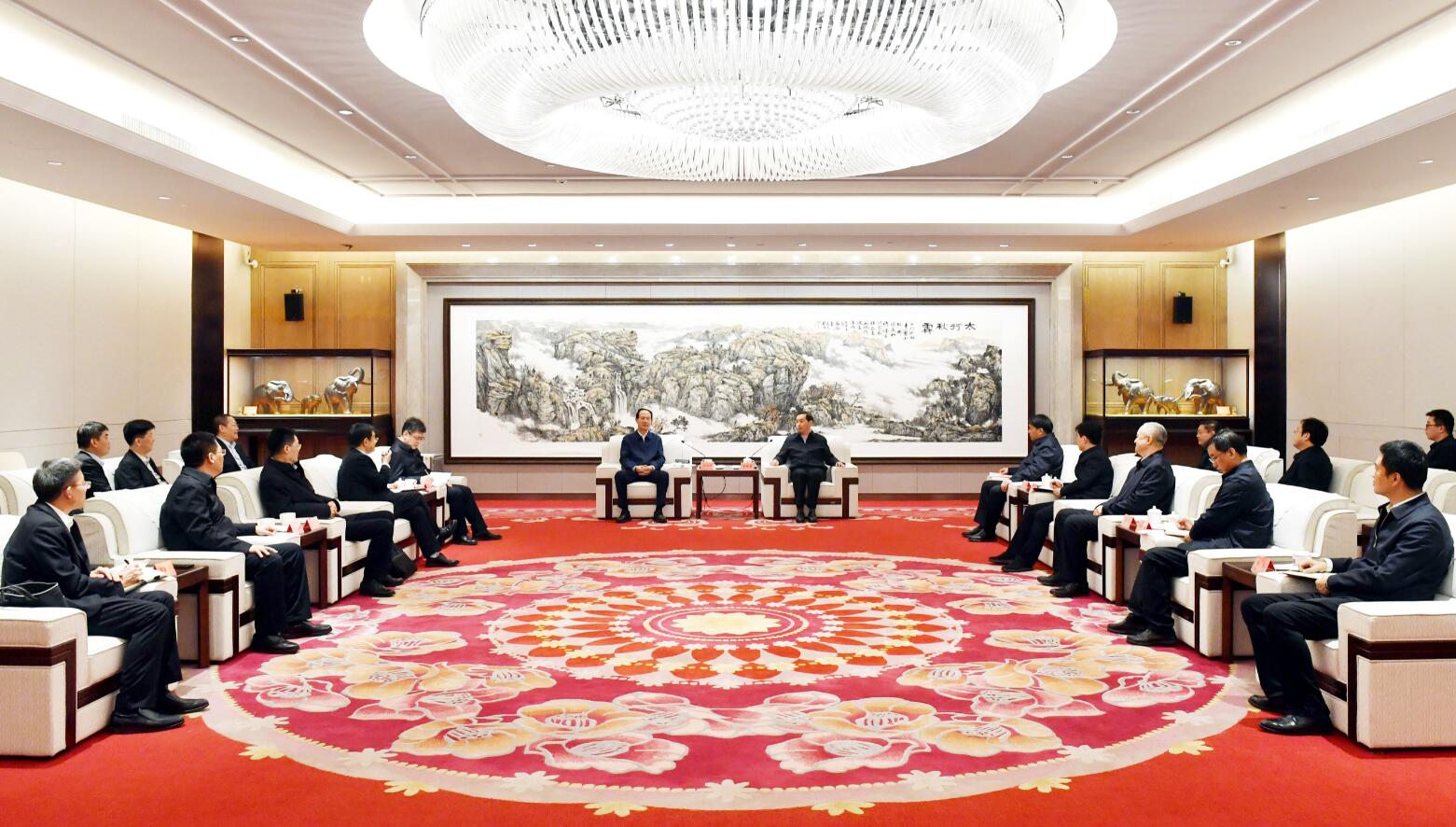 中國電建黨委書記、董事長丁焰章與河北省委常委、石家莊市委書記張超超會(huì)談