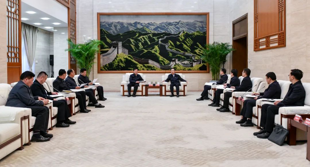 大唐集團黨組書記、董事長鄒磊與青海省海南州委書記呂剛、州長尕瑪朋措會談