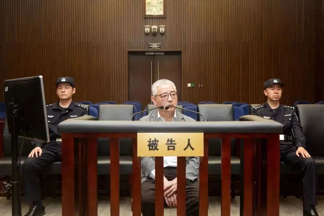 被控受賄1.56億，原上海電氣集團(tuán)股份有限公司總裁、董事長(zhǎng)鄭建華受審