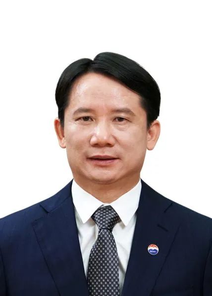 曾任貴州省能源局黨組書記、局長(zhǎng) 丁雄軍當(dāng)選中國(guó)貴州茅臺(tái)酒廠(集團(tuán))黨委書記