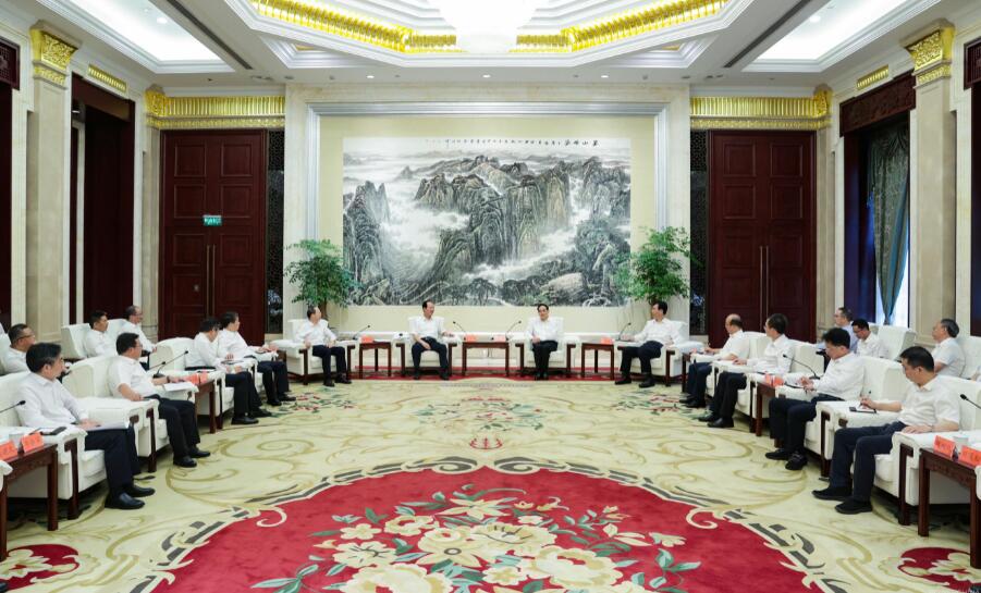 中國電建黨委書記、董事長丁焰章拜會(huì)貴州省委書記徐麟、省長李炳軍