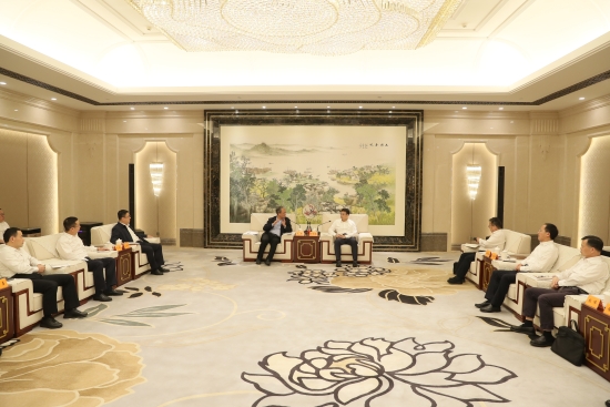 中國(guó)電建黨委副書記、總經(jīng)理王斌與江蘇省委常委、蘇州市委書記曹路寶舉行會(huì)談
