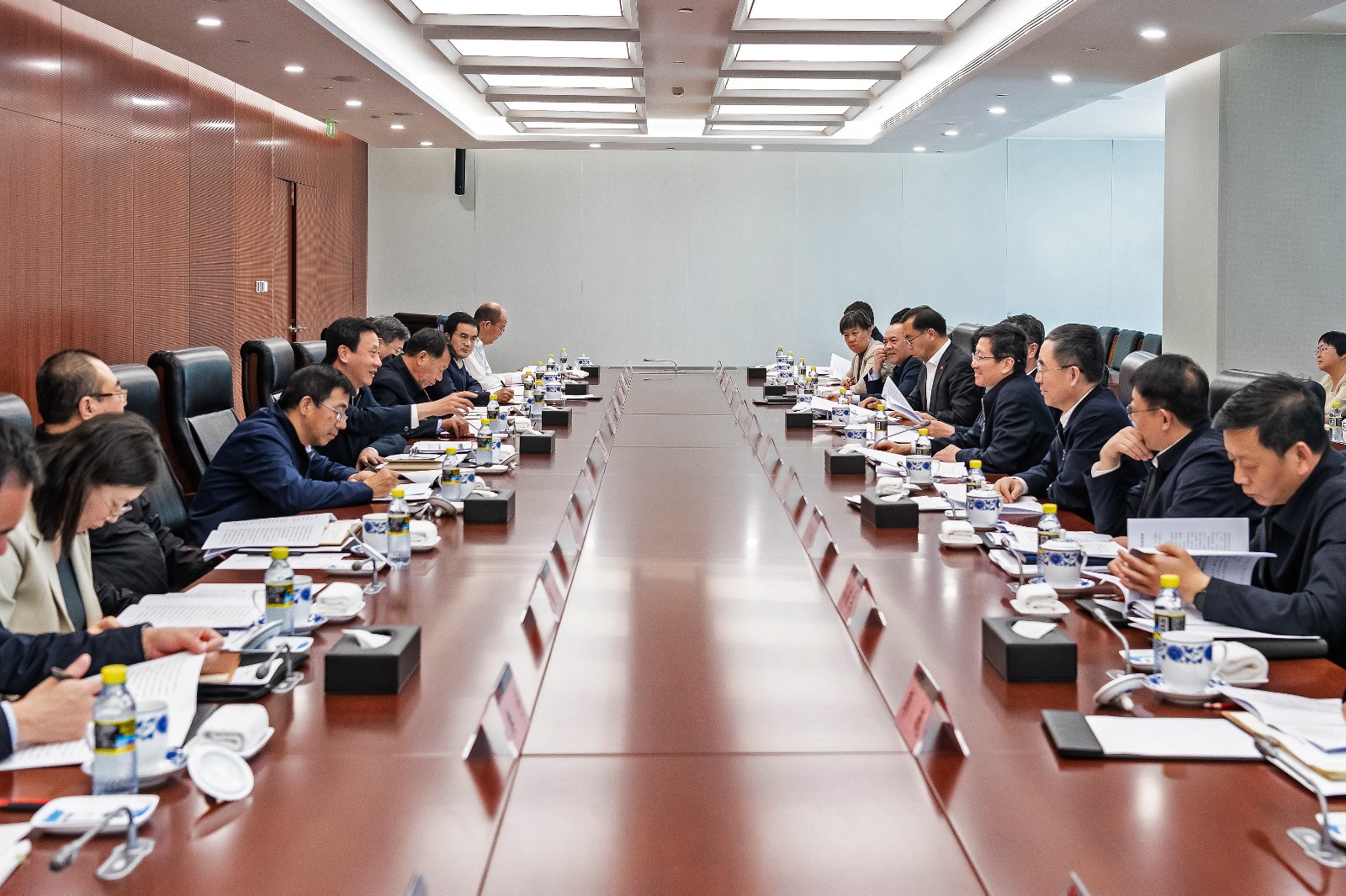 國(guó)家能源局黨組成員、副局長(zhǎng)任京東一行到國(guó)家能源集團(tuán)調(diào)研