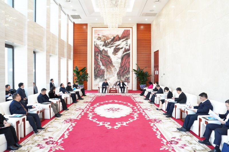 中國能建黨委書記、董事長(zhǎng)宋海良與北京市朝陽區(qū)區(qū)長(zhǎng)吳小杰會(huì)談