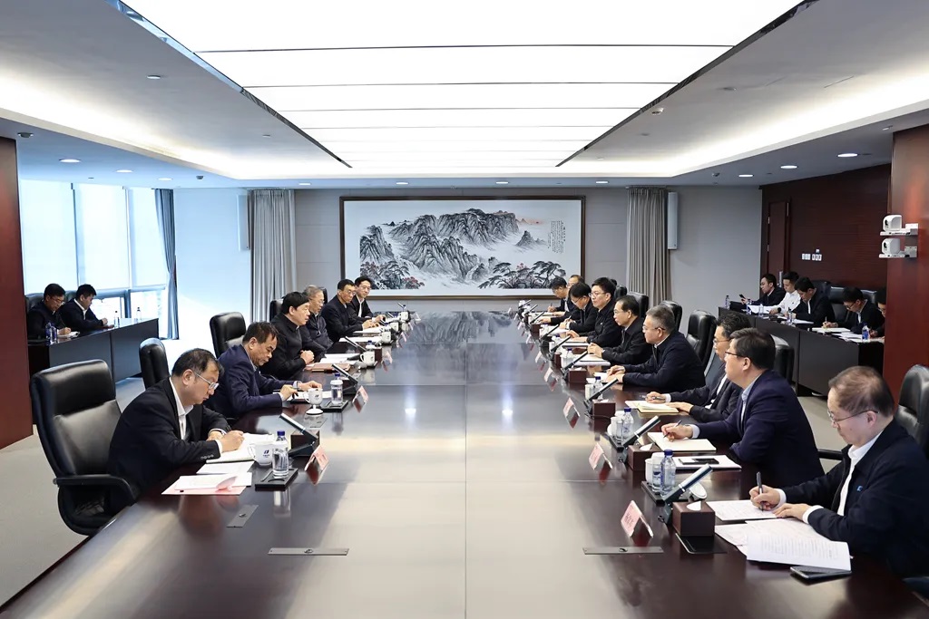 華電集團董事長江毅、總經(jīng)理葉向東與國家電網(wǎng)董事長、黨組書記張智剛會談