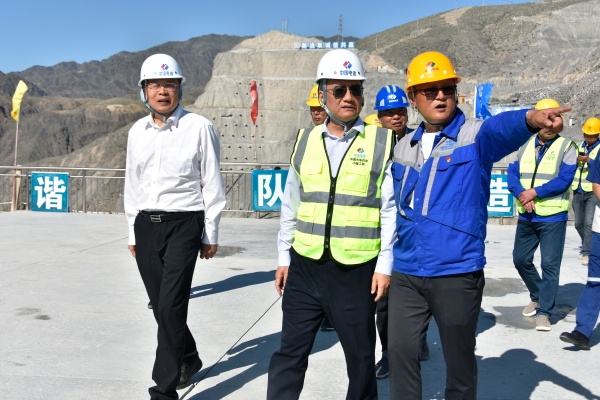 中國電建黨委副書記、總經理王斌到新疆重點項