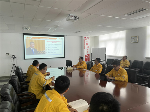 華潤(rùn)電力南京公司黨委委員、副總經(jīng)理陳超虎參加發(fā)電二部安全聯(lián)系日活動(dòng)