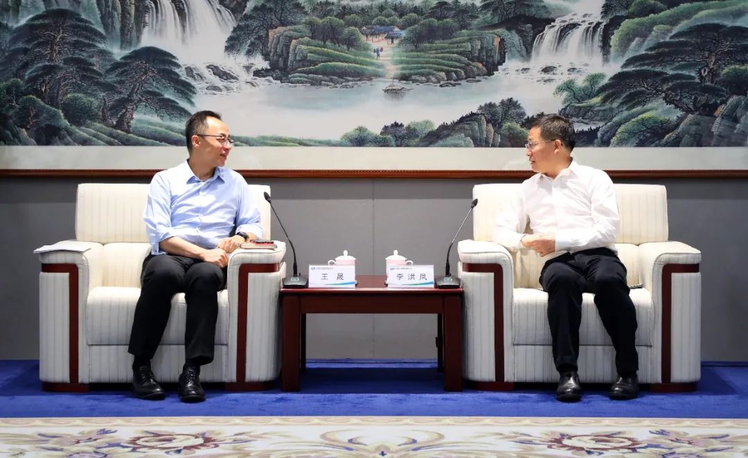 中國電氣裝備黨委書記、董事長(zhǎng)李洪鳳會(huì)見銀河證券黨委書記、董事長(zhǎng)王晟