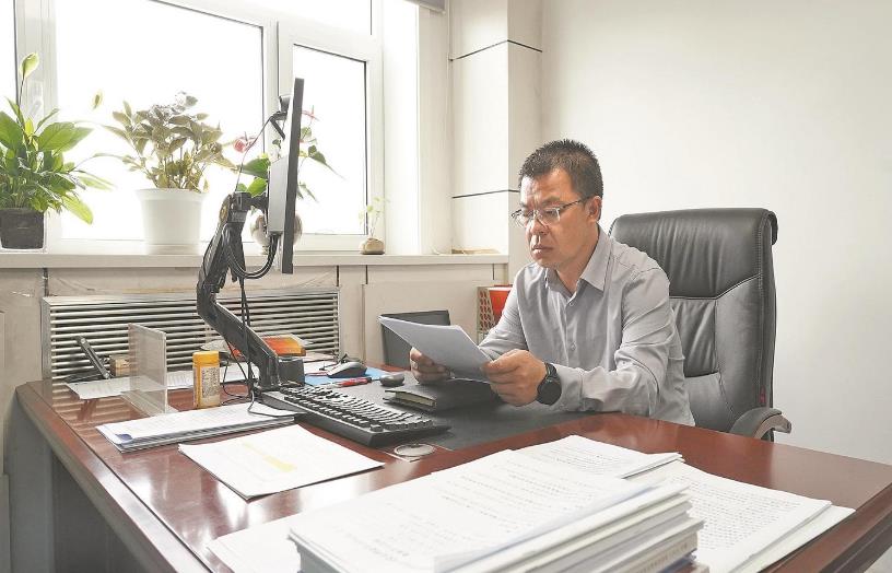 張忠鋒：為三江源頭百姓富裕、生態(tài)美好探索奔忙