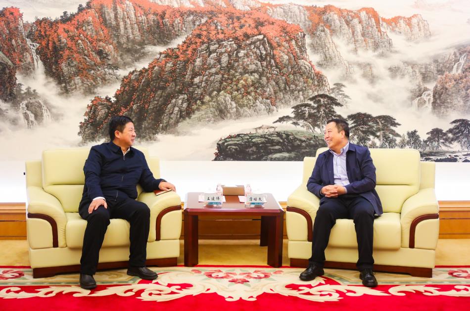 大唐甘肅公司黨委書記、董事長(zhǎng)王建偉與甘肅電投集團(tuán)黨委書記、董事長(zhǎng)蒲培文會(huì)談