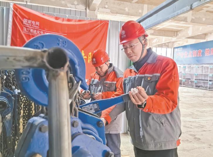 李俊鵬：走南闖北建電網(wǎng)，施工細(xì)節(jié)見(jiàn)真章