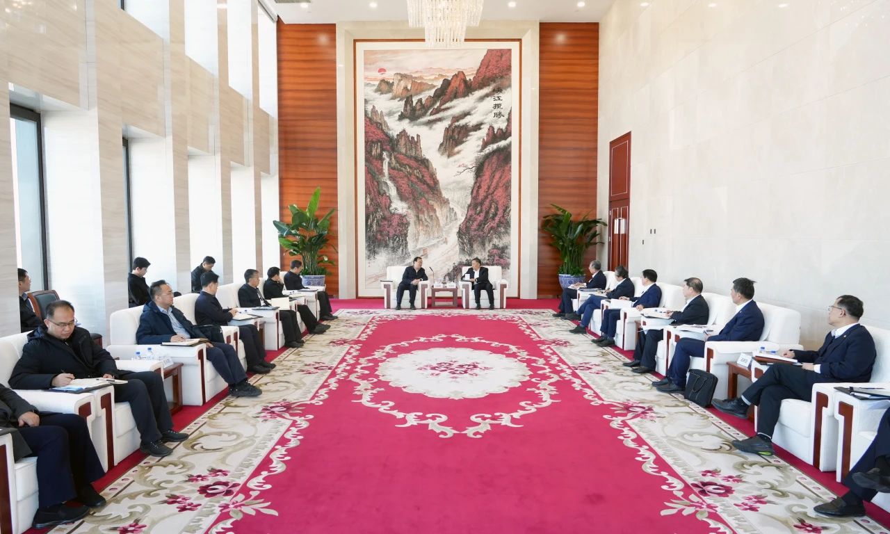 中國能建董事長宋海良、總經(jīng)理倪真與中國南水北調(diào)集團(tuán)董事長汪安南、總經(jīng)理孫志禹會談