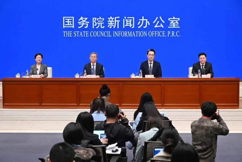 國家發(fā)改委：“沙戈荒”新能源基地加快建設(shè)，截至11月底，西北五省風(fēng)光裝機達到280GW左右