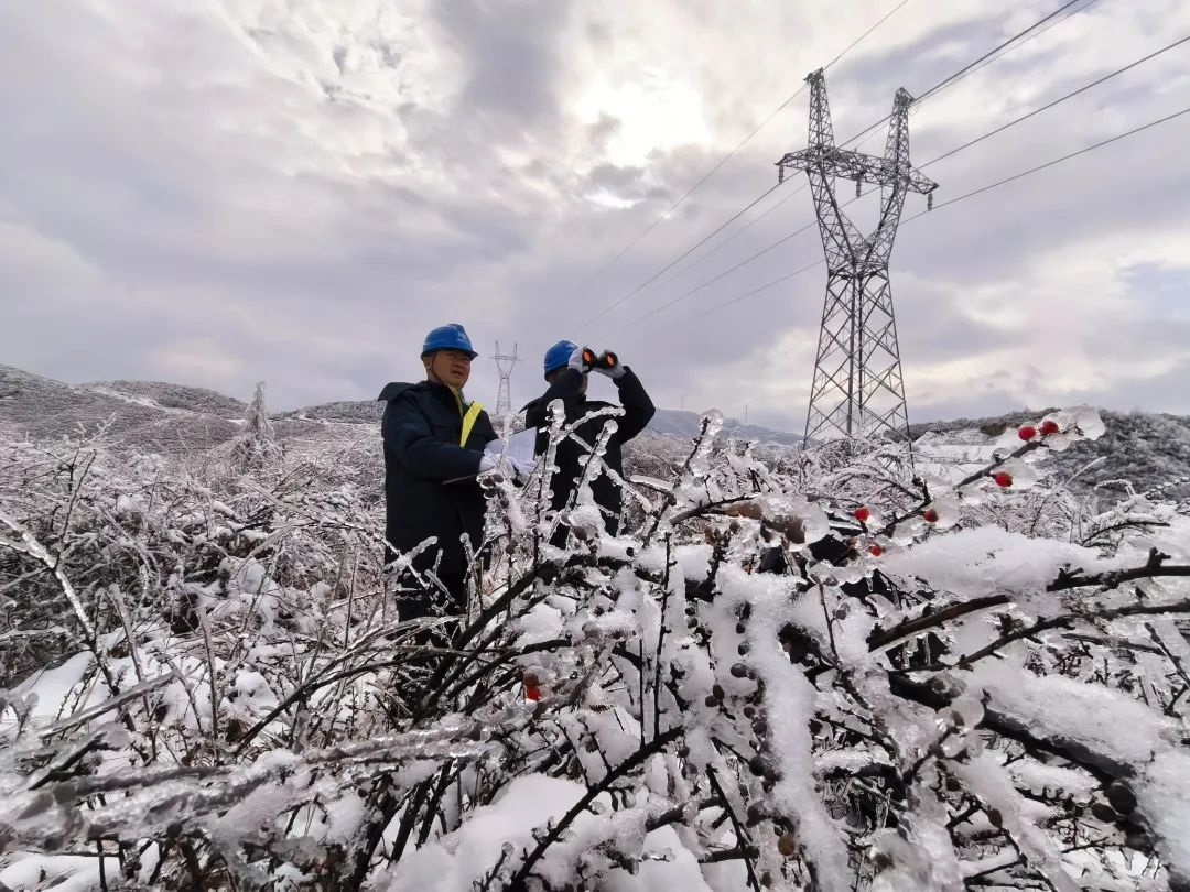 南方電網(wǎng)科技抗冰 讓冰雪“看得見、除得掉、防得住”